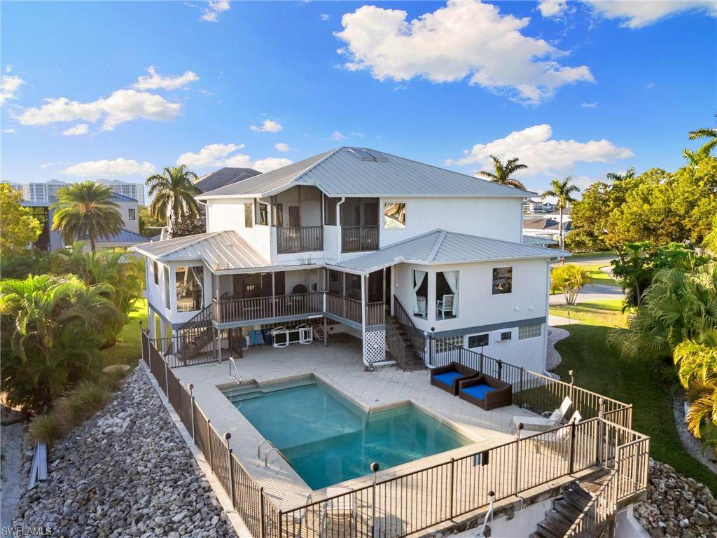 821 Palm St - Photo 1