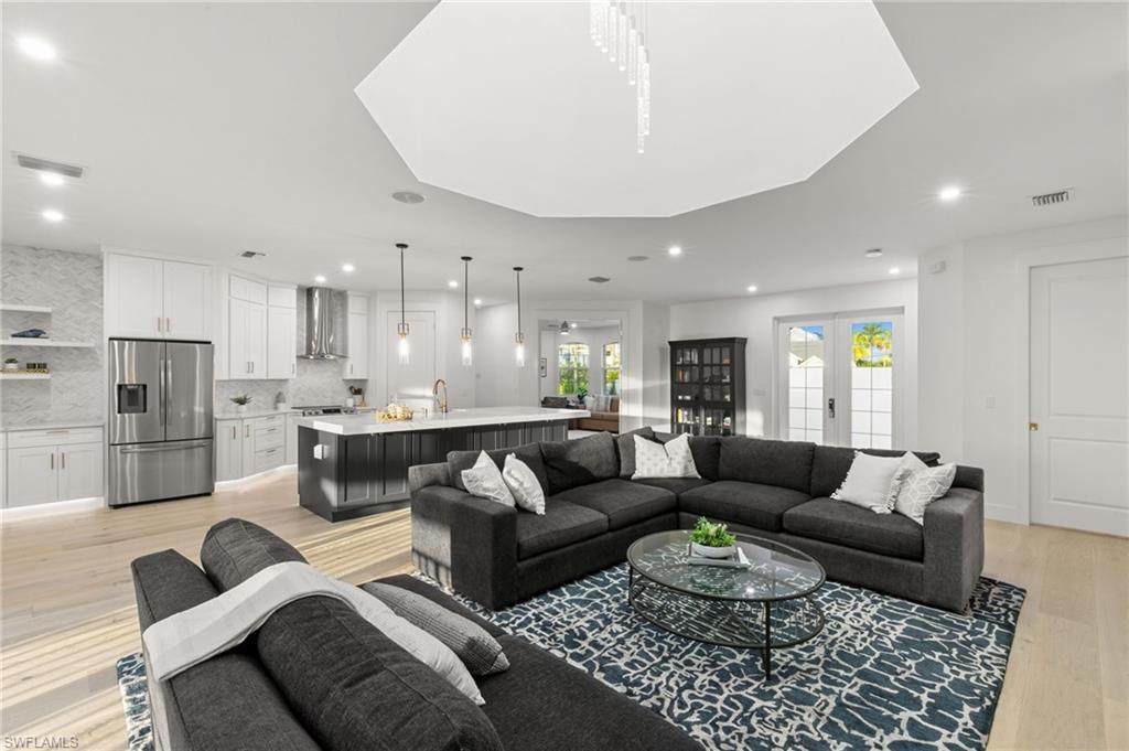 1794 Holiday Ln - Photo 1