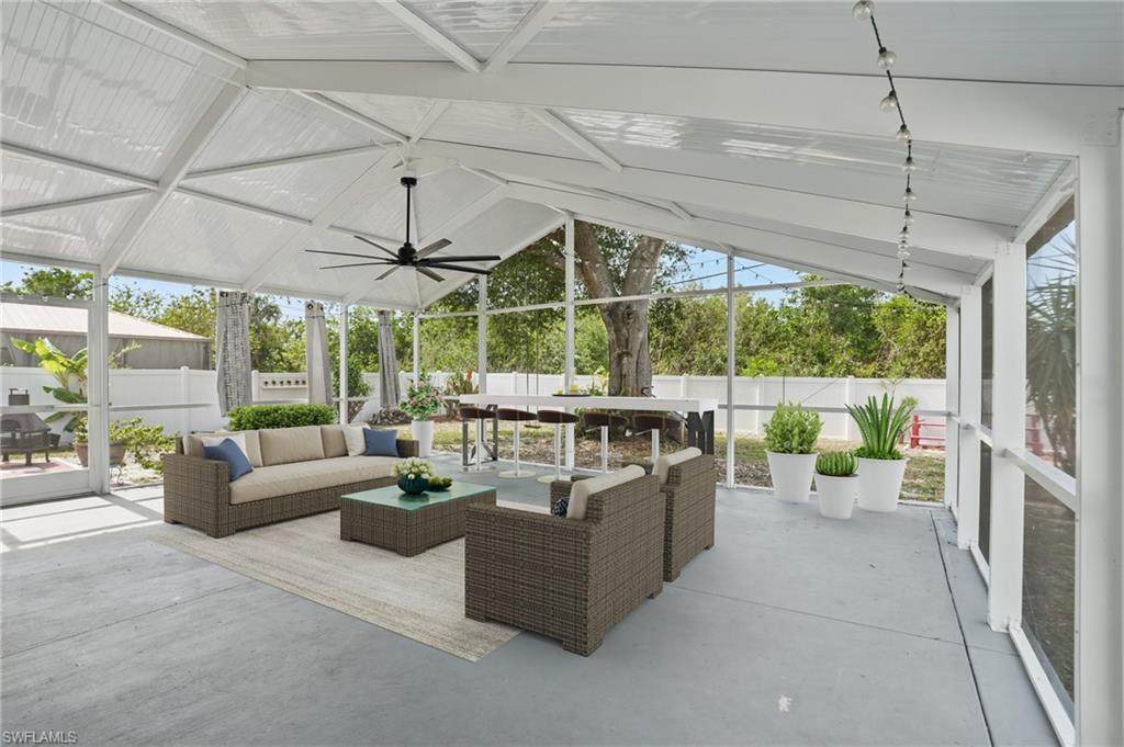 426 Chestnut Ave Nw - Photo 1