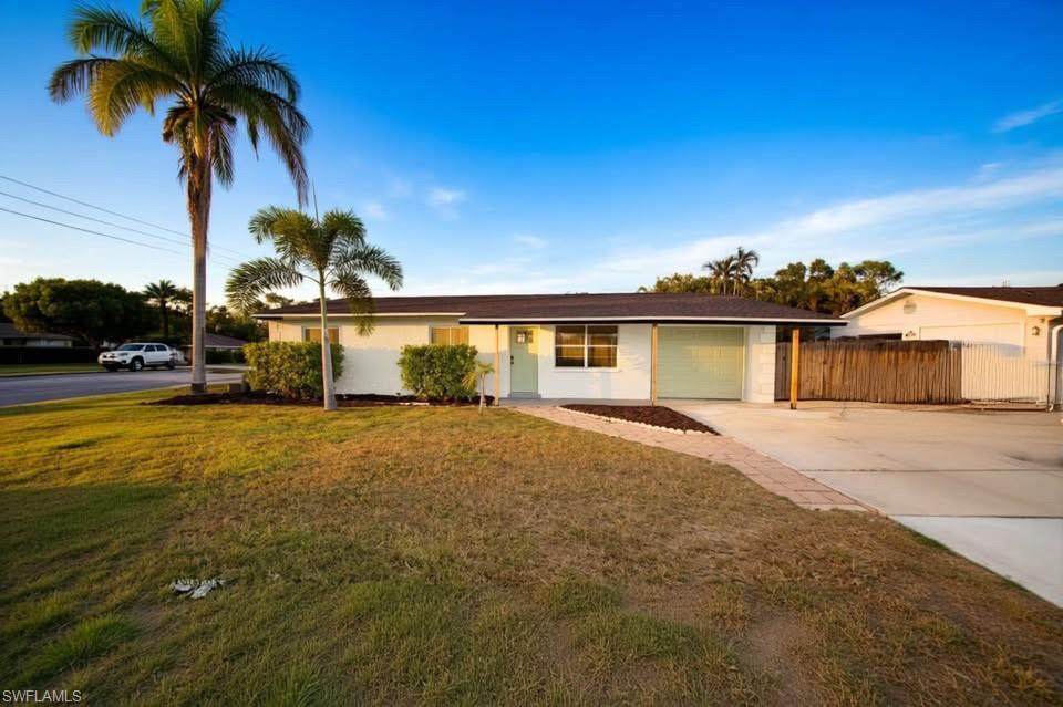 9017 Pineapple Rd - Photo 1