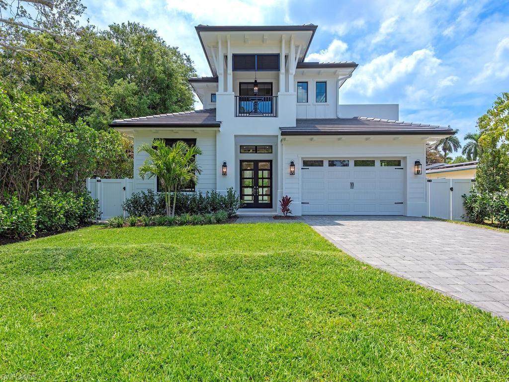 1102 9th Ave - Photo 1