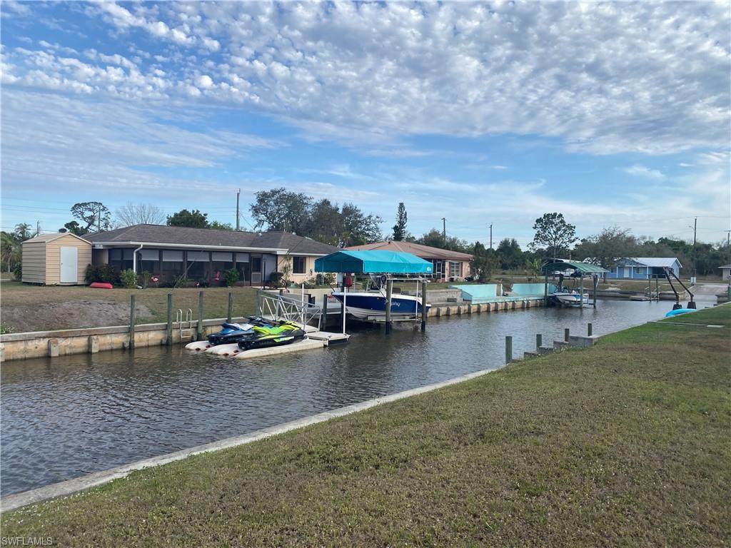 2029 Clarke Ave - Photo 1