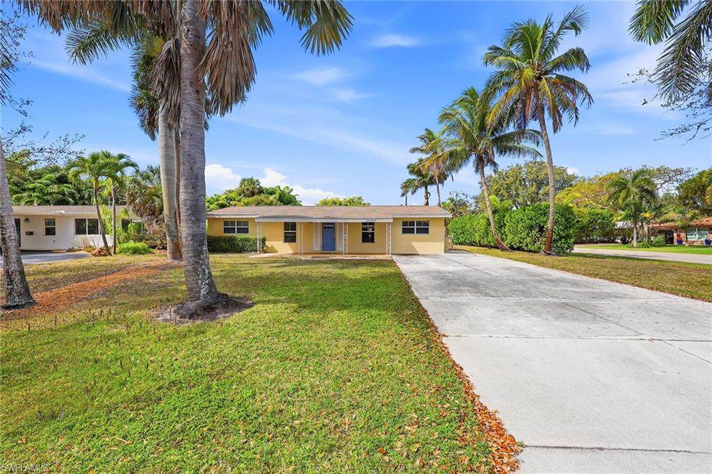 1377 11th Ct - Photo 1