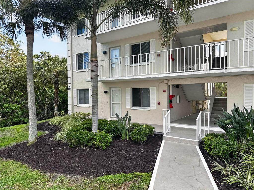 3041 Sandpiper Bay Cir - Photo 1
