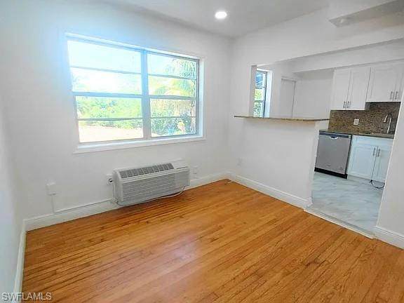 795 84th St - Photo 1