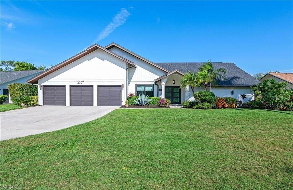 2307 Queens Way - Photo 1