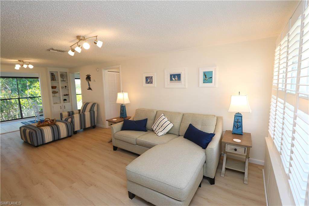 611 Palm Ave - Photo 1