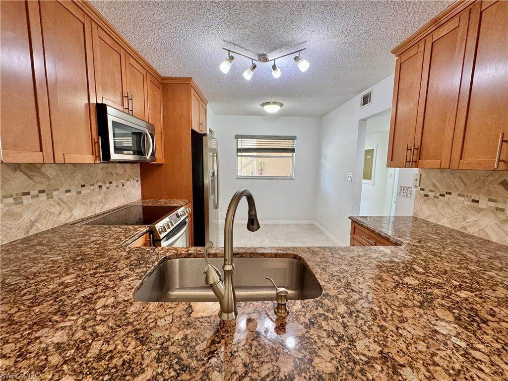 661 Squire Cir - Photo 1
