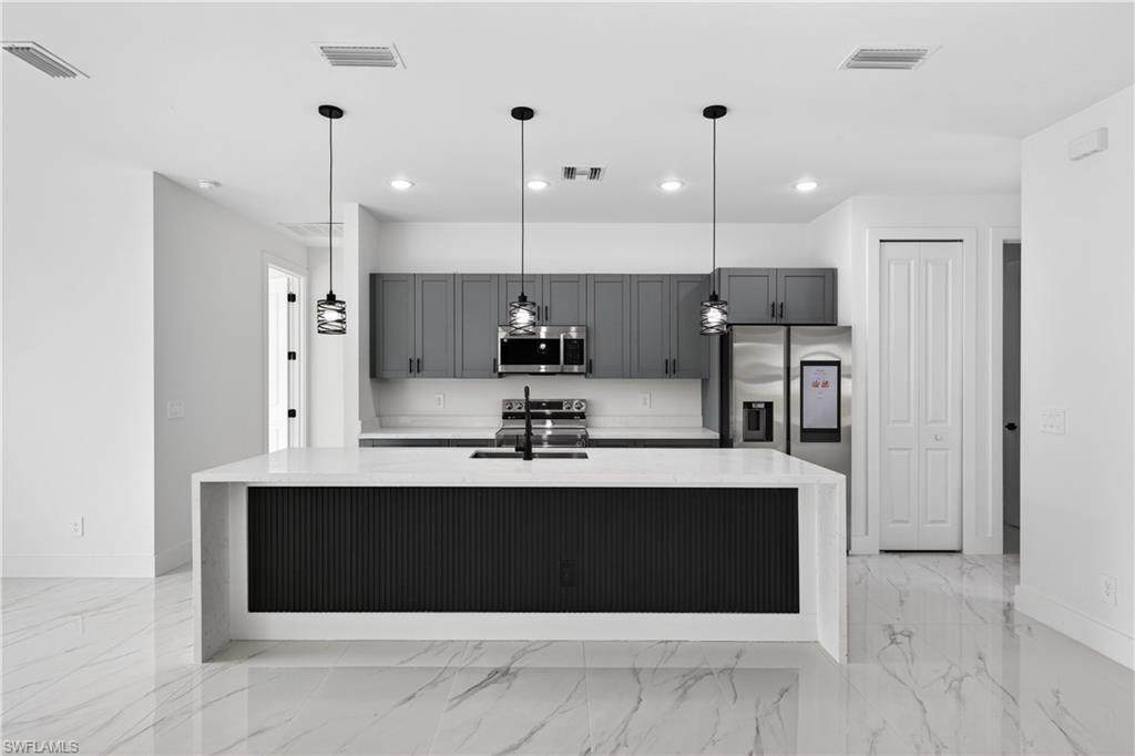 370 Butler Ave - Photo 1