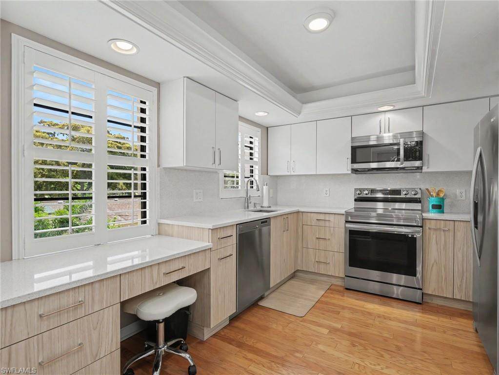 722 10th Ave - Photo 1