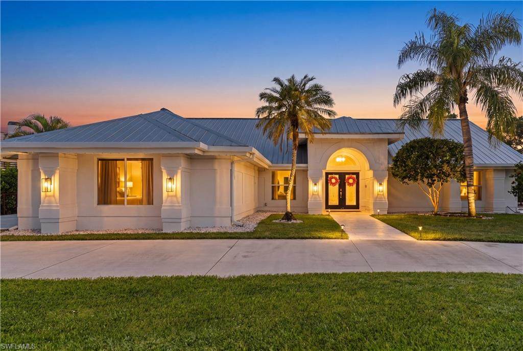 245 Monterey Dr - Photo 1
