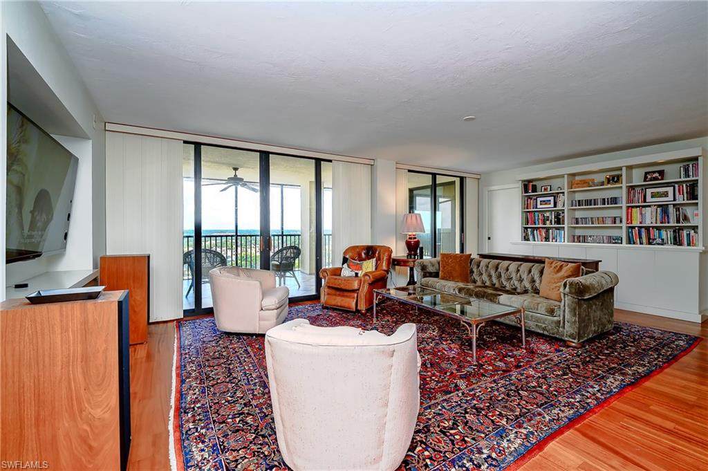5601 Turtle Bay Dr - Photo 1