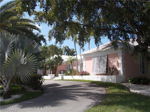 320 Gulf Shore Blvd - Photo 1