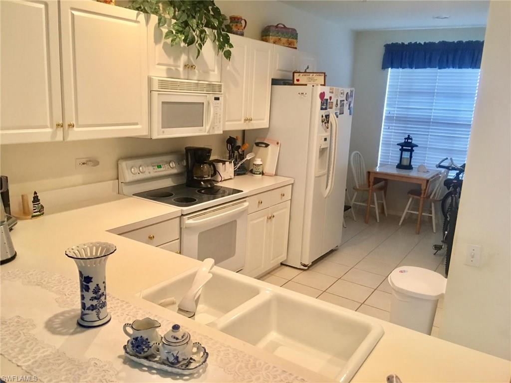 8267 Parkstone Pl - Photo 1