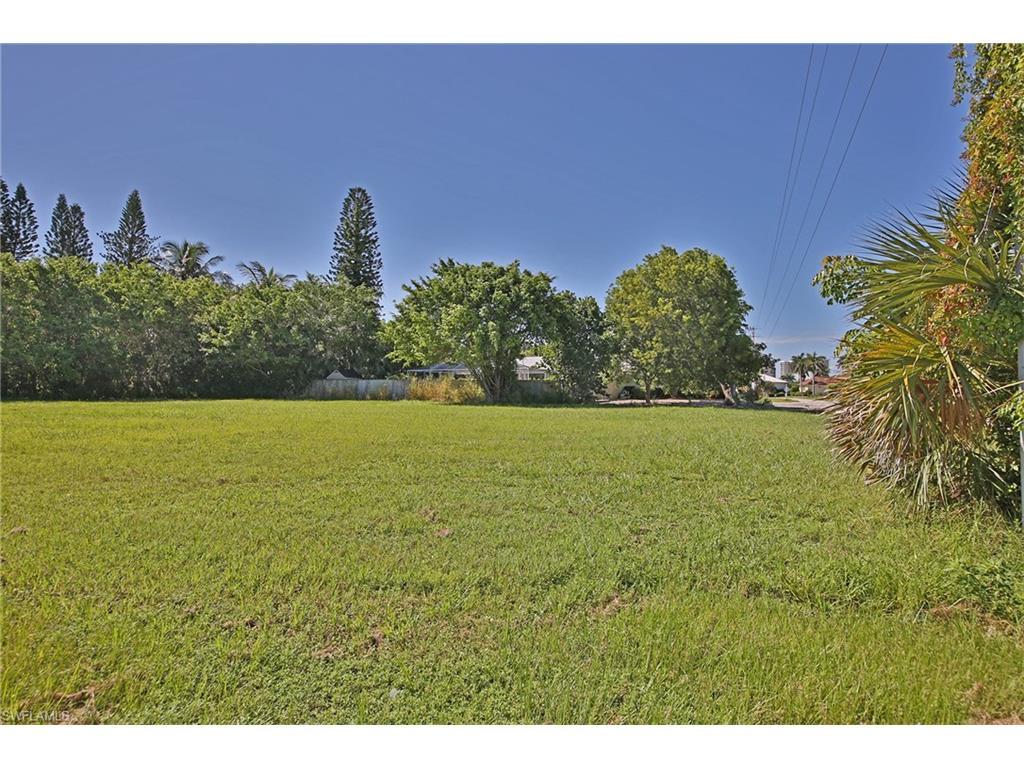 411 Elk Cir - Photo 1