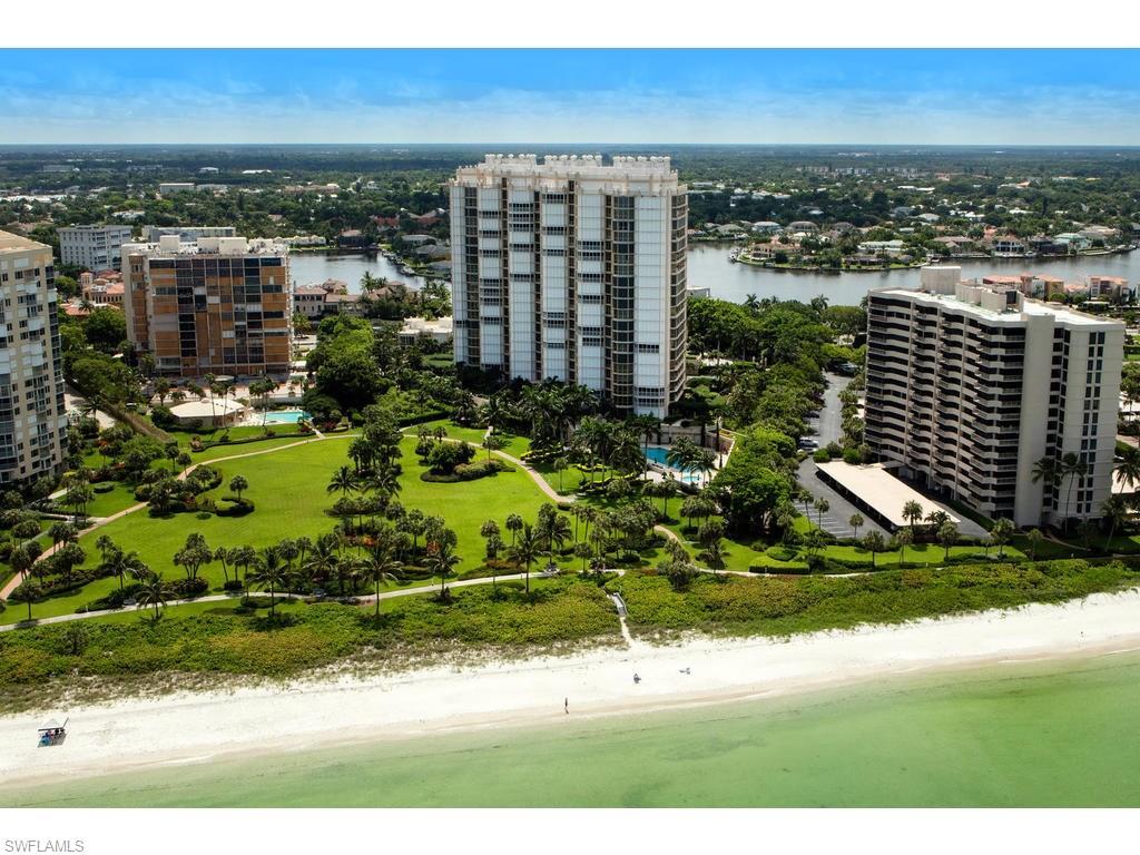 4021 Gulf Shore Blvd - Photo 1