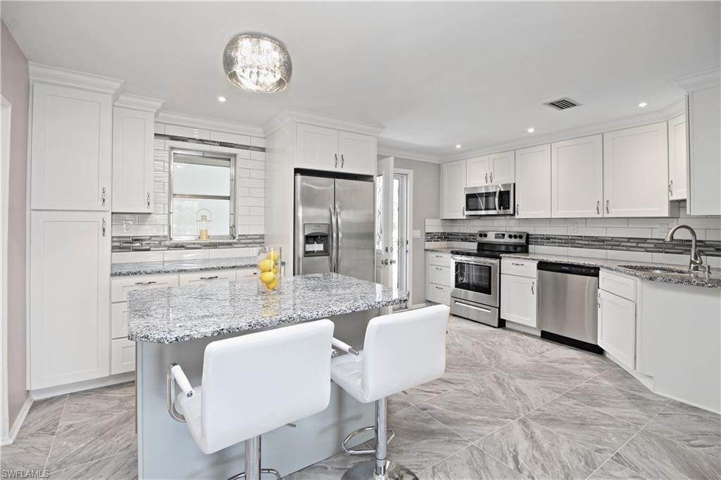 10 Kings Rd - Photo 1