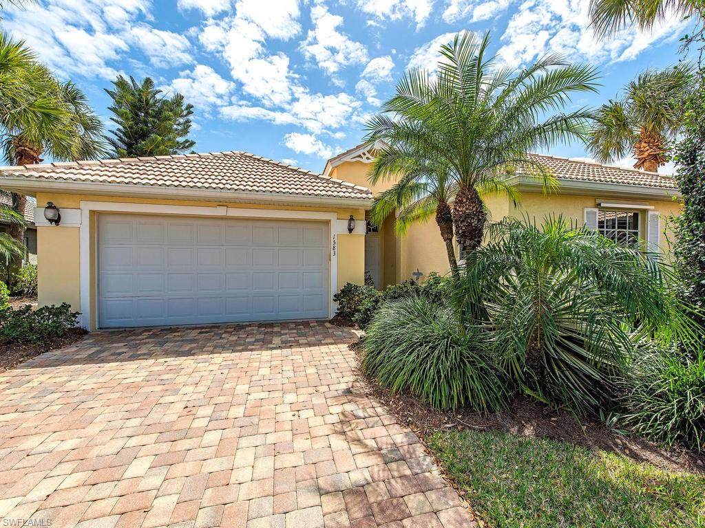 1583 Whispering Oaks Cir - Photo 1