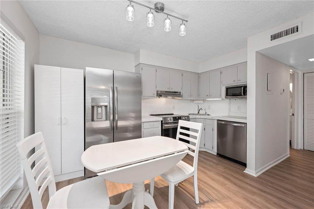 1215 Edington Pl - Photo 1