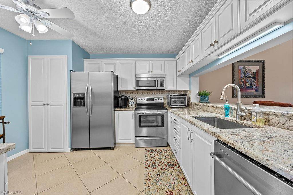 3685 Amberly Cir - Photo 1