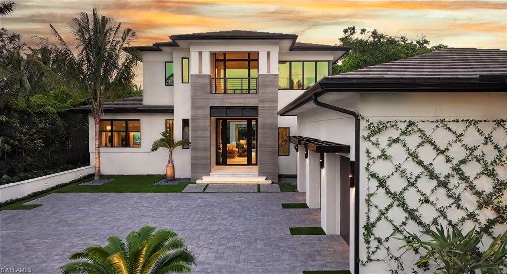 477 3rd St - Photo 1