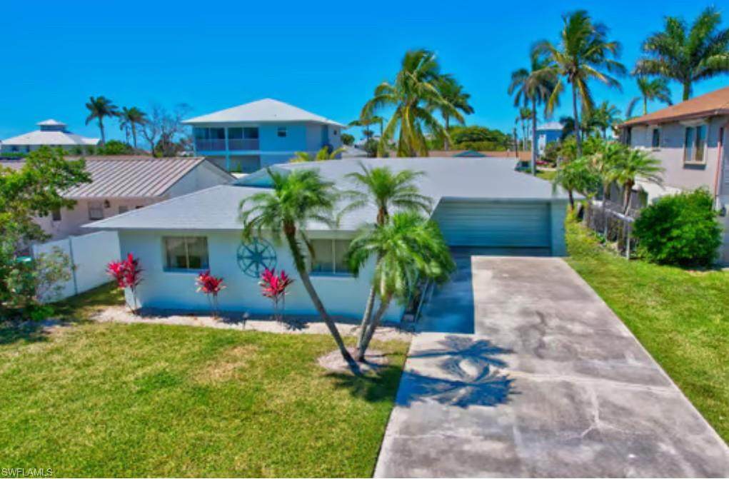 116 Capri Blvd - Photo 1