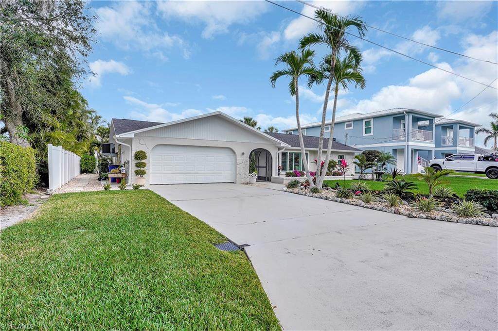 6086 Cocos Dr - Photo 1