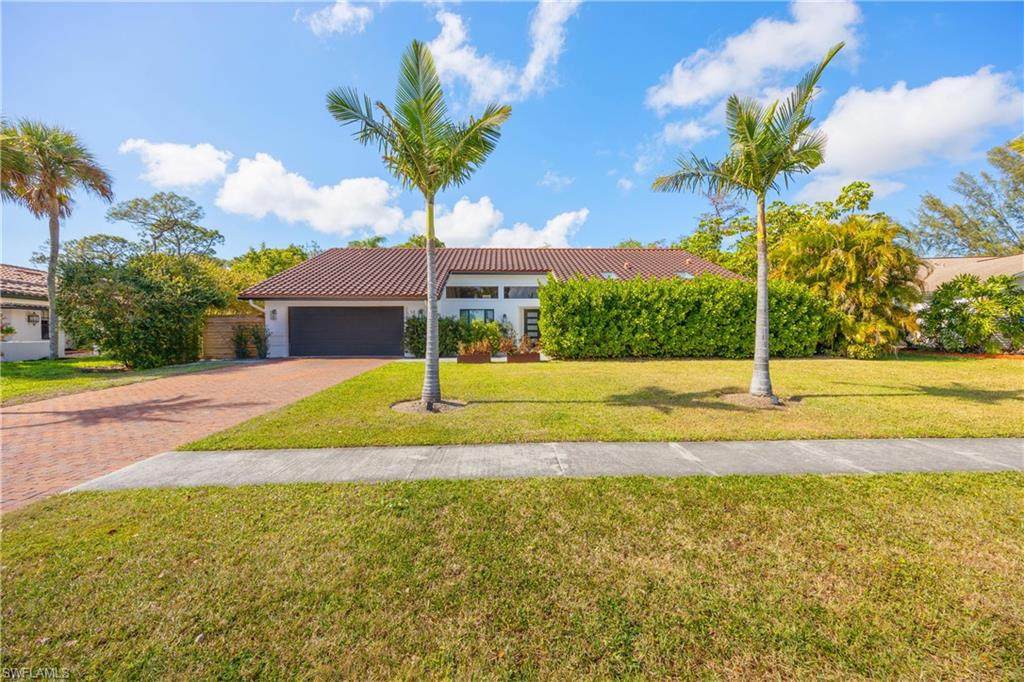 2323 Pine Woods Cir - Photo 1