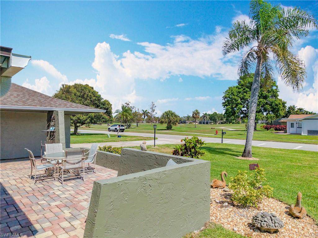 4364 Beechwood Lake Dr - Photo 1