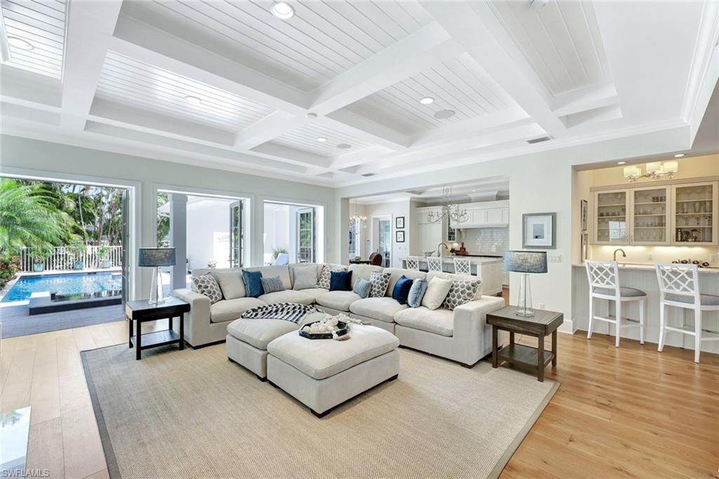 455 13th Ave - Photo 1