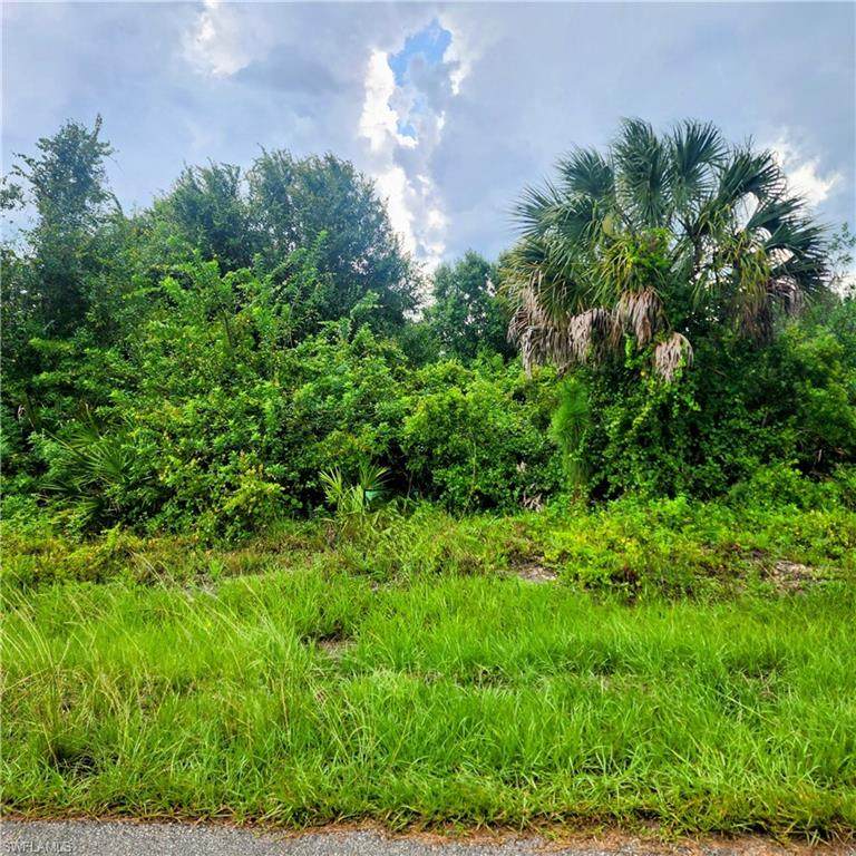 3615 62nd St - Photo 1