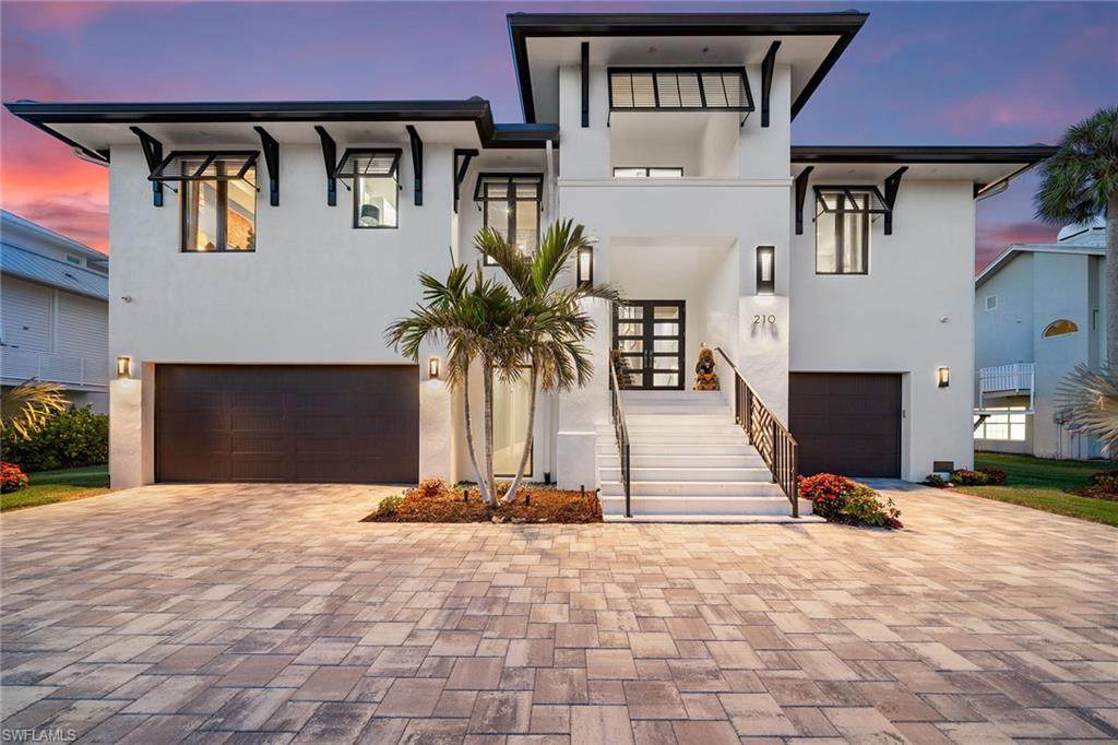 210 Topanga Dr - Photo 1