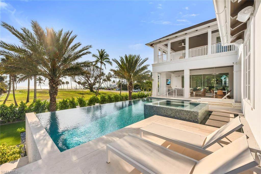 1835 Gulf Shore Blvd - Photo 1