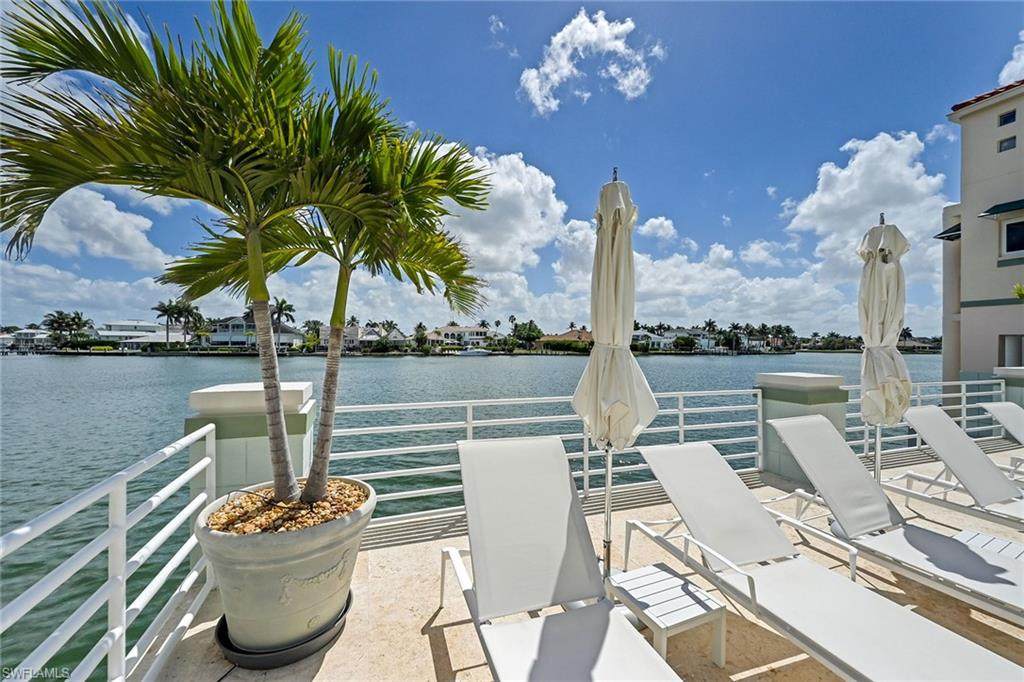 4560 Gulf Shore Blvd - Photo 1
