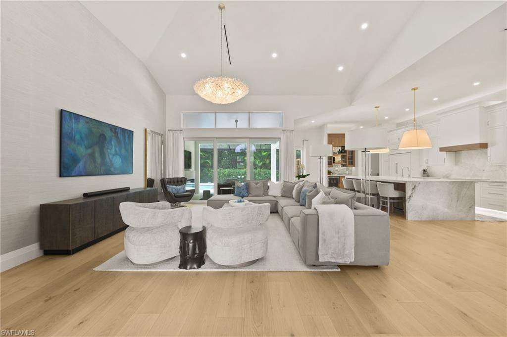 6689 Mill Run Cir - Photo 1