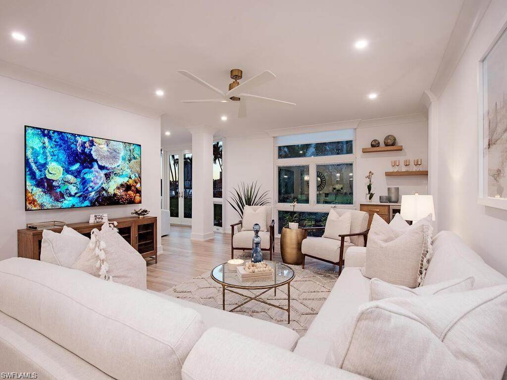 400 Park Shore Dr - Photo 1
