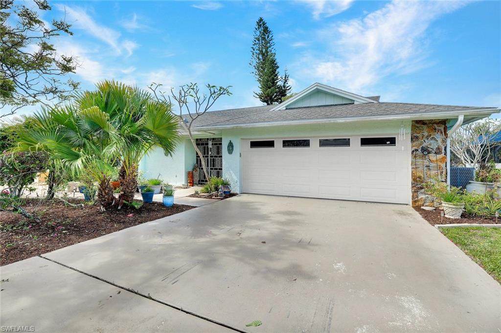 208 Baltusrol Dr - Photo 1