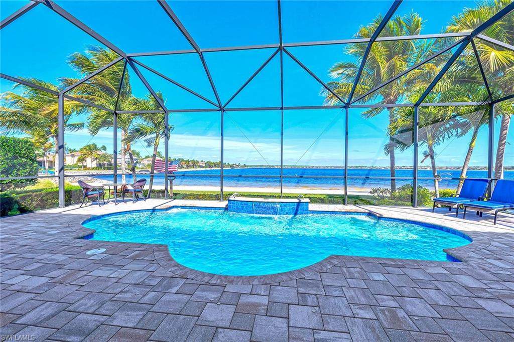 9087 Breakwater Dr - Photo 1