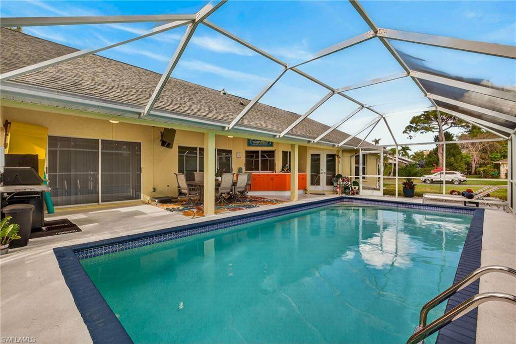 390 Saint Andrews Blvd - Photo 1