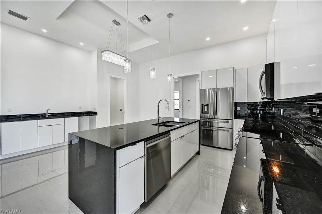 1717 Chiquita Blvd - Photo 1