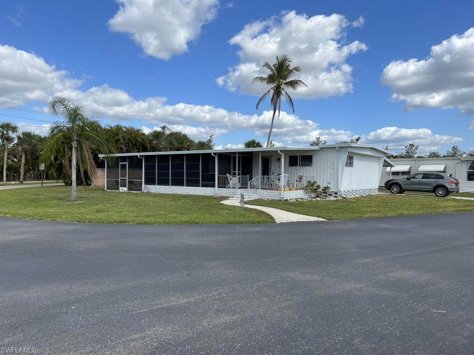 139 Enchanting Blvd - Photo 1