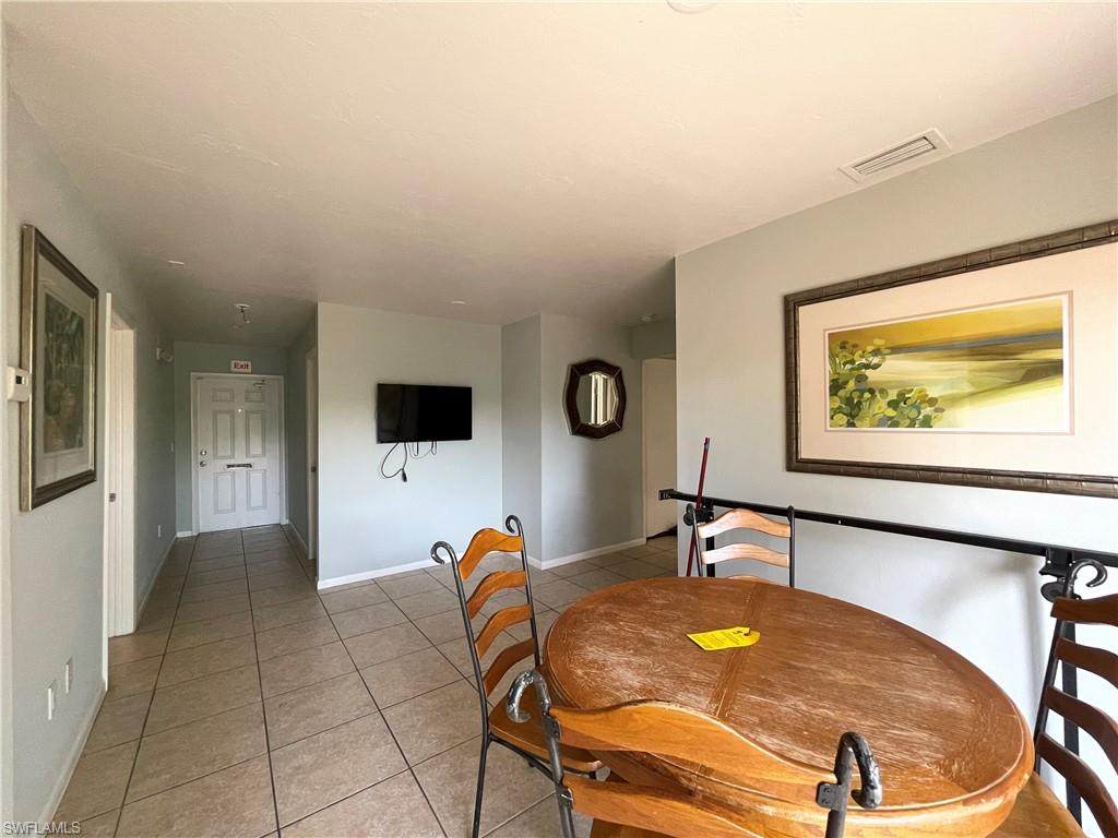 1495 Maple Dr - Photo 1