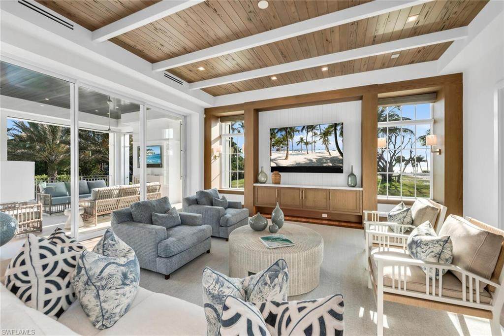 1835 Gulf Shore Blvd - Photo 1