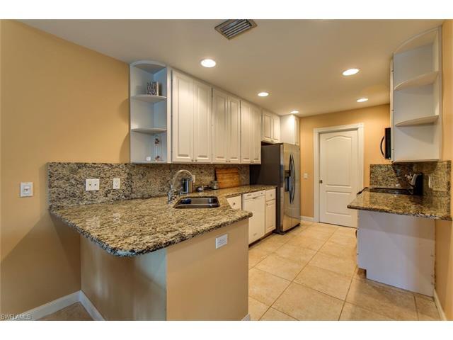 5533 Cove Cir - Photo 1