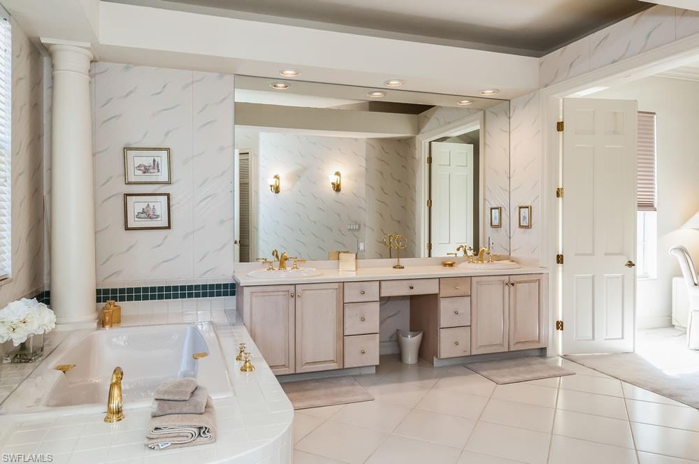 135 Colonade Cir - Photo 1
