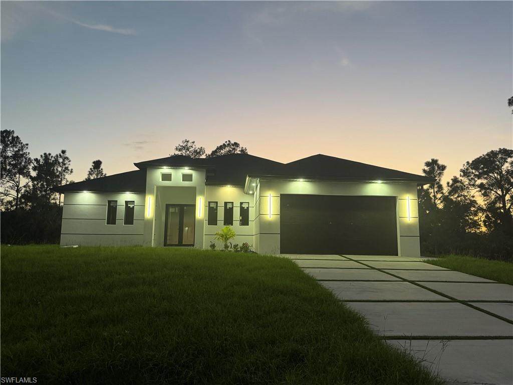 1421 Poinsettia Ave - Photo 1