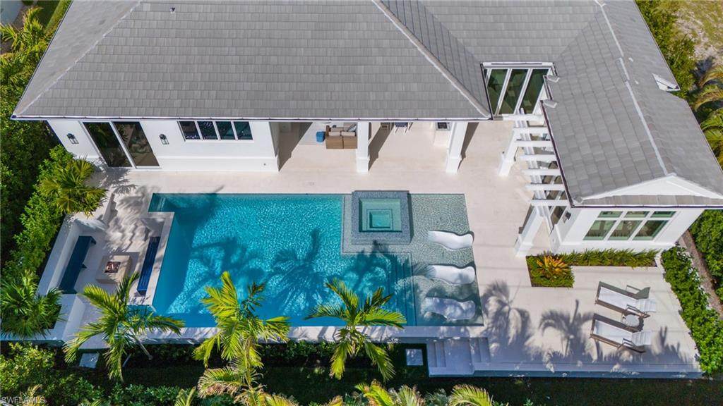 696 Fountainhead Ln - Photo 1