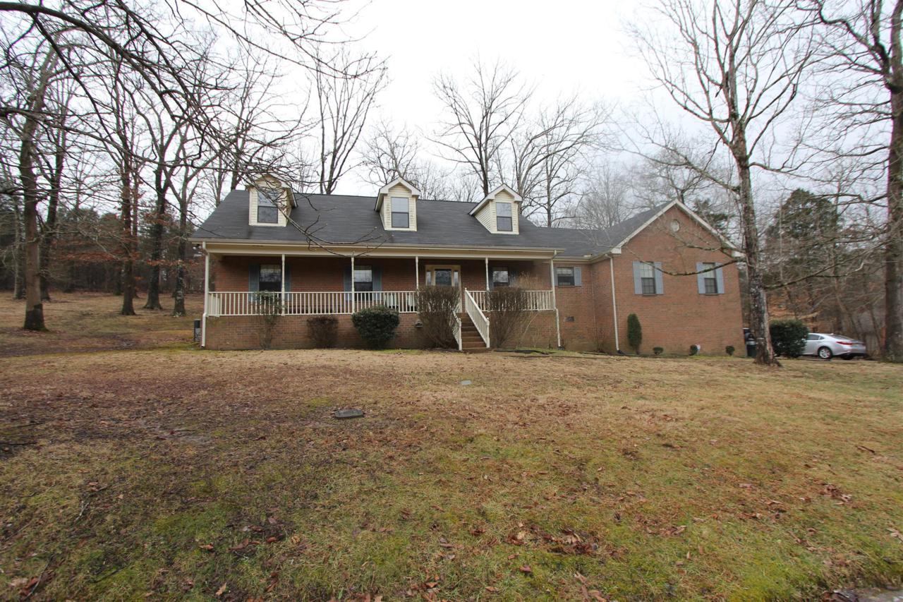 211 Woodlands Dr - Photo 1