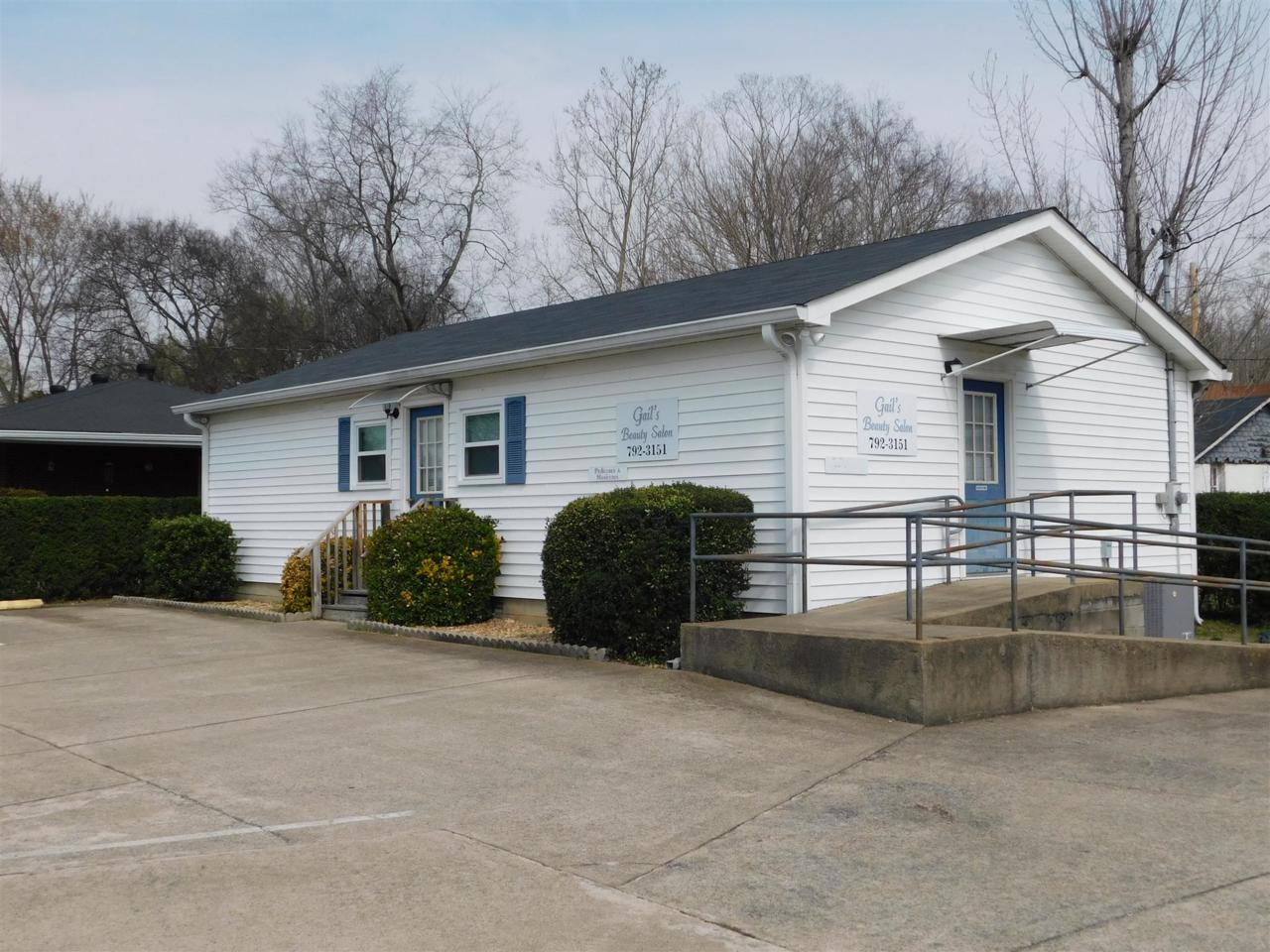 113 N Vine St - Photo 1
