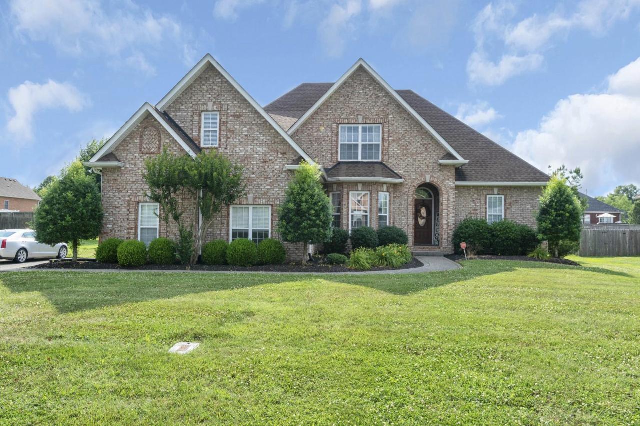 1020 Graceland Way - Photo 1